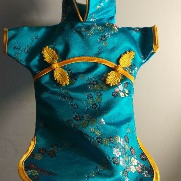 NEW Bundle of 4 Asian Chinese Style Doll Dresses - Picture 6 of 7